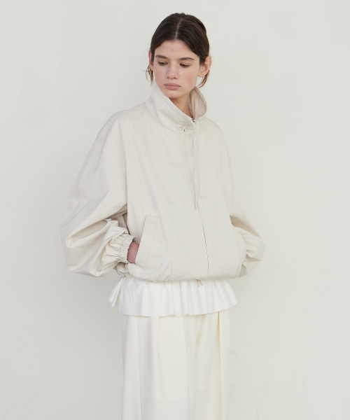 TWO-WAY HIGH NECK STRAP BLOUSON - CREAM