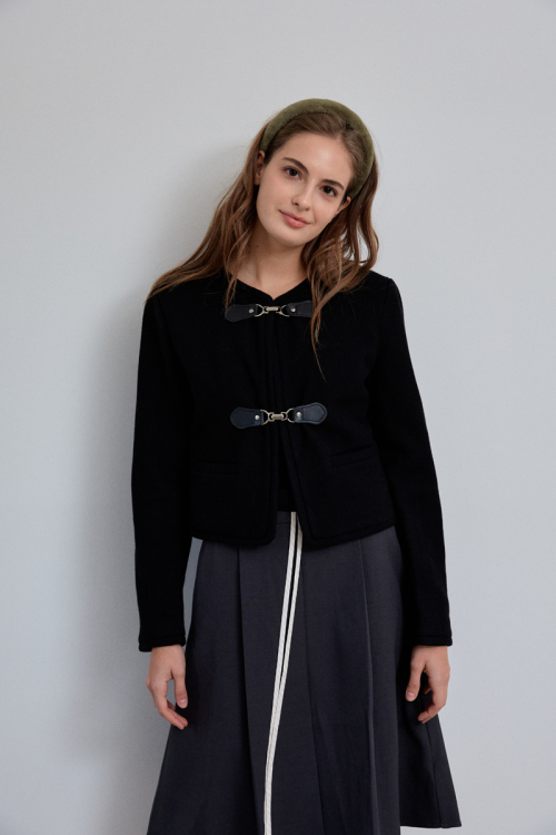 Шерстяной жакет без воротника с пряжкой (Black)
