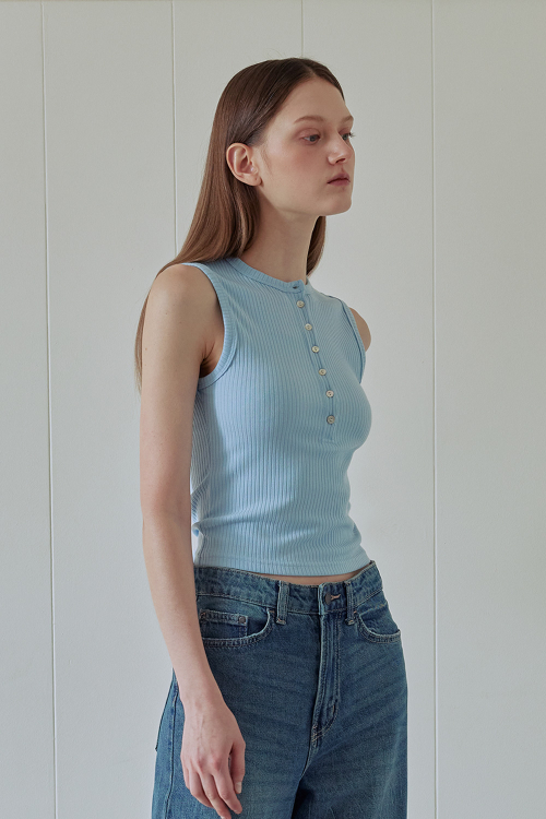 BUTTON UP SLEEVELESS TOP