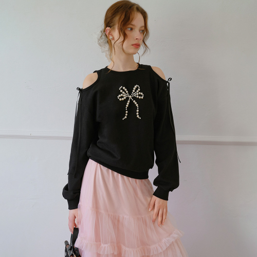 Cest_Pearl shoulder cut out sweatshirt