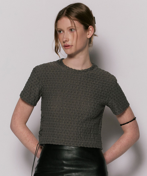 [웨슬리 휴스턴] Suede string side detail crop knit dark grey WH5B1R3502DGY