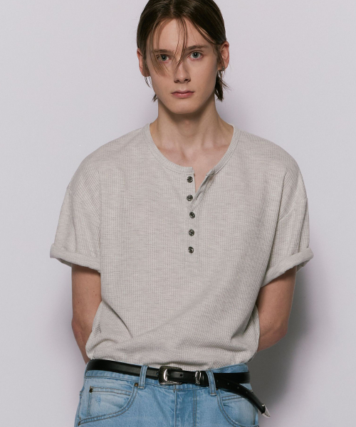 [웨슬리 휴스턴] W metal button henley neck knit grey WH5B1R3500GRY