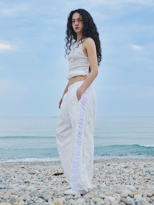 김미더영(GIMMETHEYOUNG) G_SHEER SHIRRING TEXTURE PANTS