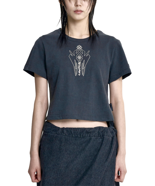 아조바이아조(AJOBYAJO) Cross Symbol Cropped T-Shirt