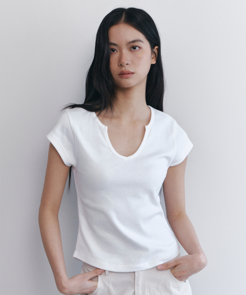 C 90S LINE SLIT NECK HALF-SLEEVE T-SHIRT_WHITE