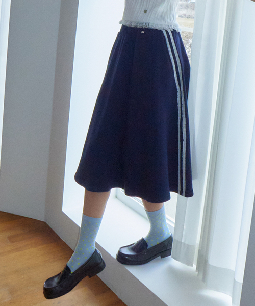 론론(RONRON) HEART PENDANT LACE TRACK LINE FLARE MAXI SKIRT