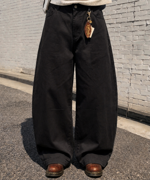 Wide Curved Dart Cotton Pants [Black]