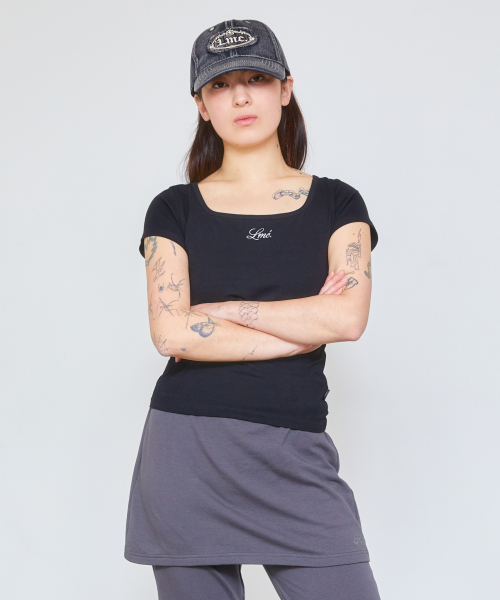 WM SQUARE CROPPED TEE black