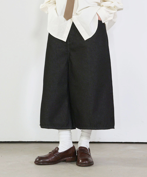 Bermuda wide 03 - Raw Black [WIDE FIT]