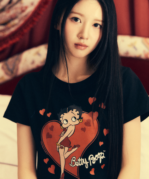 캔버스() [힛지스 착용] 베티붑 하트 붐 세미크롭 반팔티_블랙 상품 이미지