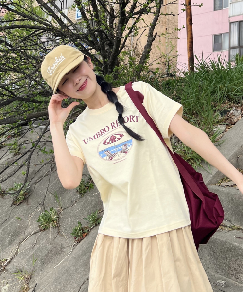 엄브로() 비치클럽 아치 레터링 그래픽 반팔 티셔츠 아이보리(UQ223CRS51) 상품 이미지