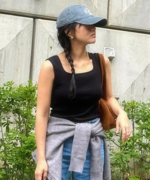 SQUARE NECK SLEEVELESS BLACK