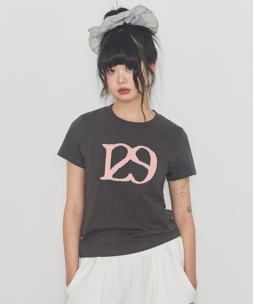 129 LOGO PATCH T-SHIRT CHARCOAL