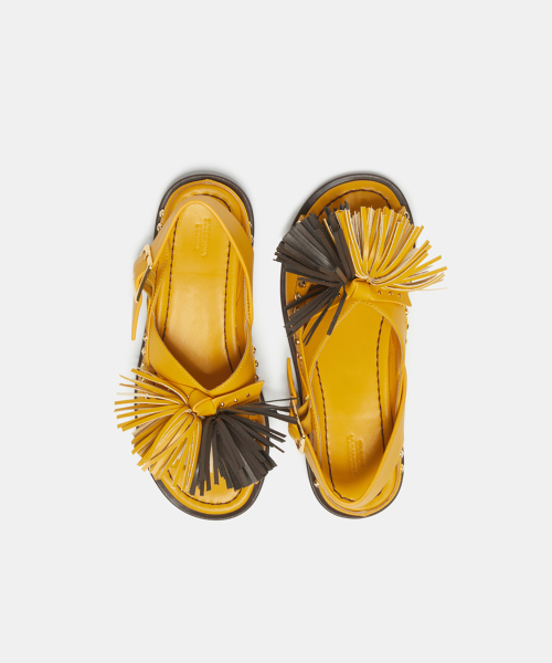 SUECOMMA BONNIE ◆Pompom flat sandal(yellow) 슈콤마보니(SUECOMMA BONNIE) Pompom flat sandal(yellow)_