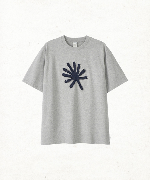 DD symbol applique tee (GREY)