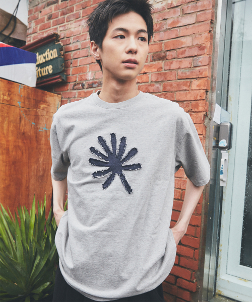 DD symbol applique tee (GREY)