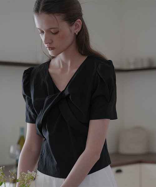 Twist Breeze Blouse [чёрная]