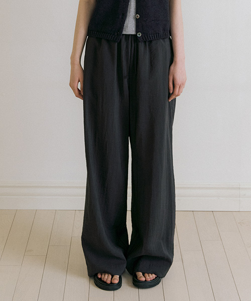 summer crease banding pants-charcoal