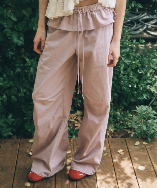 Frill Edge Nylon брюки in Light розовая