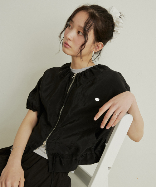 Shirring half windbreaker - black