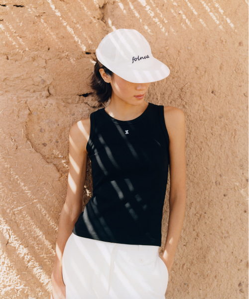 ROUND NECK SLEEVELESS [BLACK]