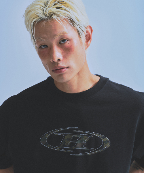 CAMO B LOGO T-SHIRTS [BLACK]
