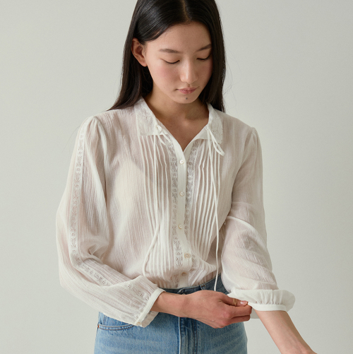 lace pin-tuck blouse (white)