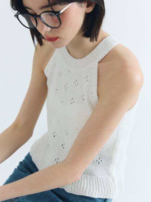 adorable sleeveless knit