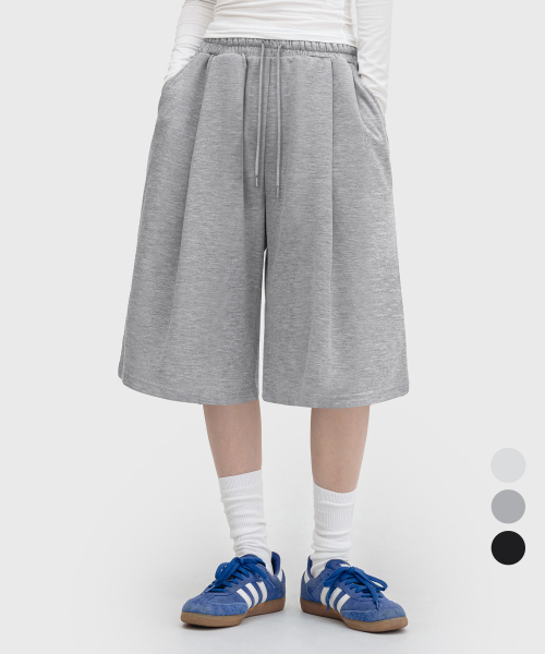 BERMUDA DEEP ONE-TUCK HALF SWEAT SHORTS_3COLOR
