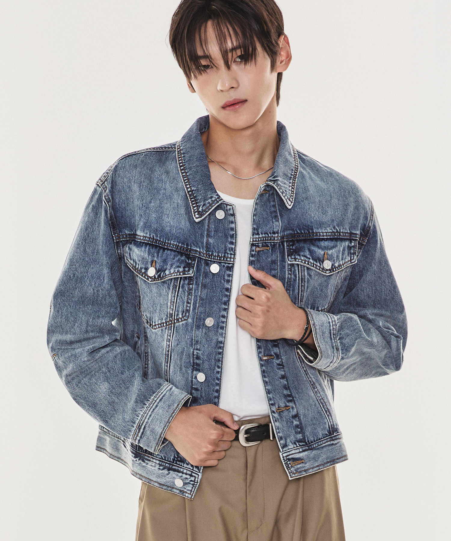 Standard darts denim jacket (Greyish Blue)