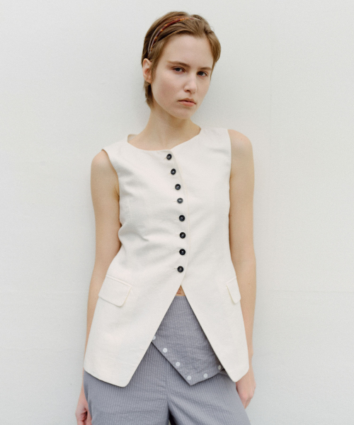CONTRASTING BUTTONS SLEEVELESS JACKET - IVORY