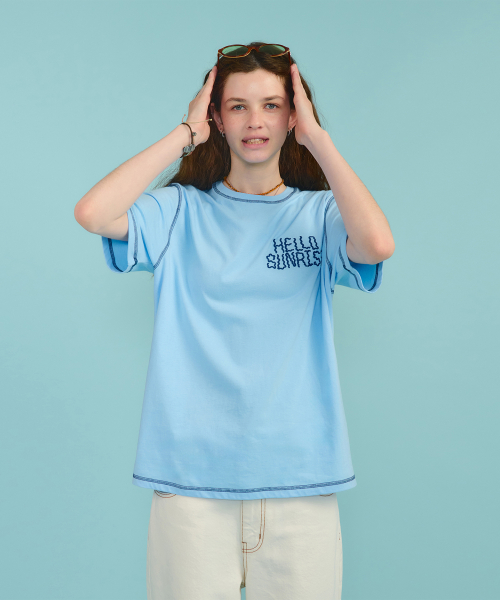 【HELLO SUNRISE】 HS Doodle Typo Stitch Tee / 追跡付 HELLO SUNRISE】 HS Doodle Typo Stitch Tee / 追跡付 (Hello