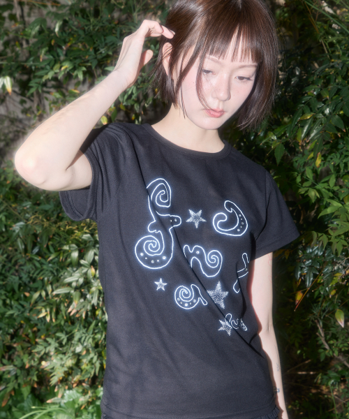 GLITER MAZY LOGO TEE (BLACK) F25QB125