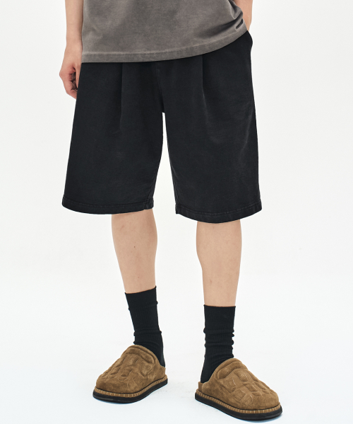 Широкие шорты в один защип 700G Bleach - Washed Black