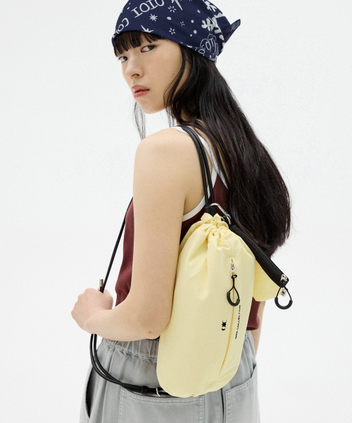 PEANUT NYLON SLING BAG [LEMON]