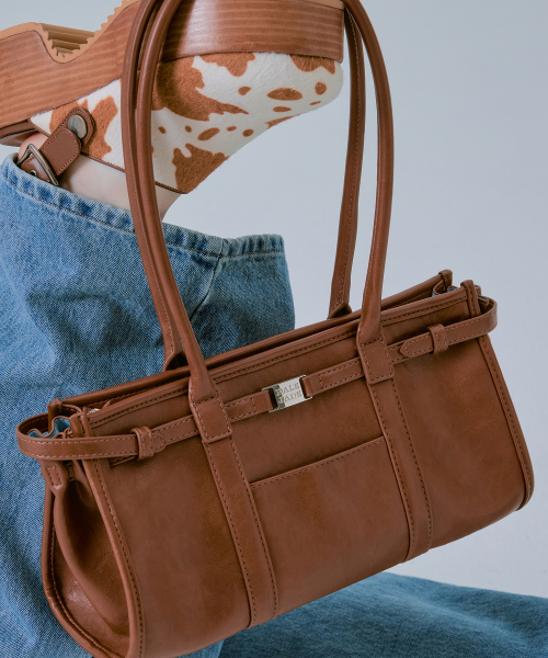 페일제이드(PALE JADE) Leather Belted Shoulder Bag - 사이즈 페일제이드(PALE JADE) Leather Belted Shoulder Bag - 사이즈