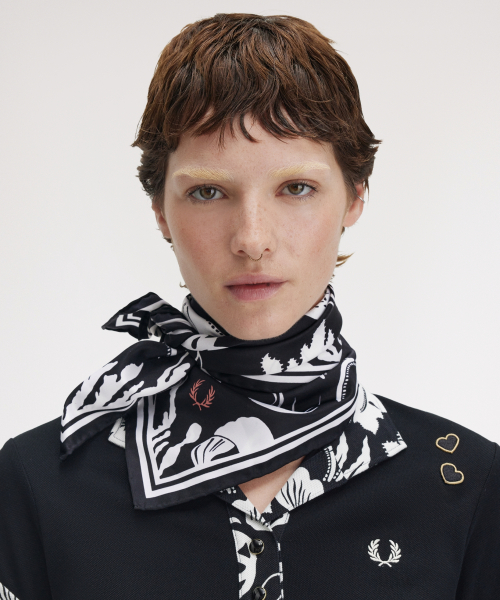 프레드페리() [Amy Winehouse] 에이미 스카프 - 블랙 CFPU2519148-102 상품 이미지