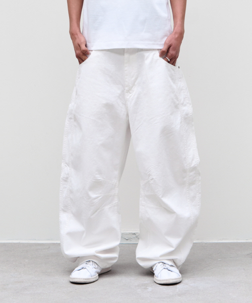 Technical Curved Jeans