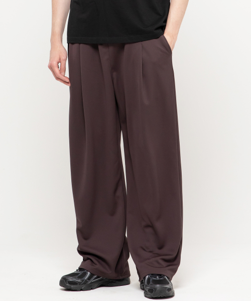 Cooling Point Logo One Tuck Banding Wide Sweat Pants [Brown]