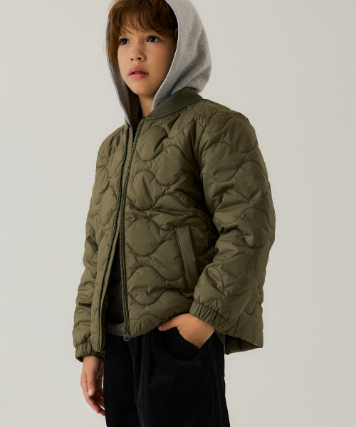 무신사 스탠다드 키즈() 디태처블 후드 퀼티드 패딩 재킷 [카키] 상품 이미지