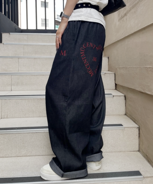 SIGNATURE HEART LETTERING BACK LOGO DENIM BANDING PANTS UNISEX (2Color)