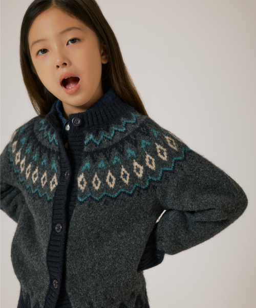 무신사 스탠다드 키즈() 페어 아일 라운드 넥 가디건 [차콜 그레이] 상품 이미지