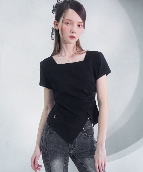 Elegant Side Tuck Short T-shirt BLACK