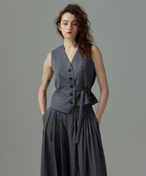 Side strap vest