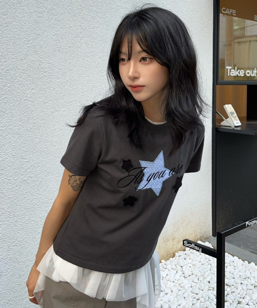 애즈유아() 스타 패치 루즈 크롭 티셔츠 차콜 상품 이미지