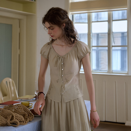 SR_Botanical embroidery blouse
