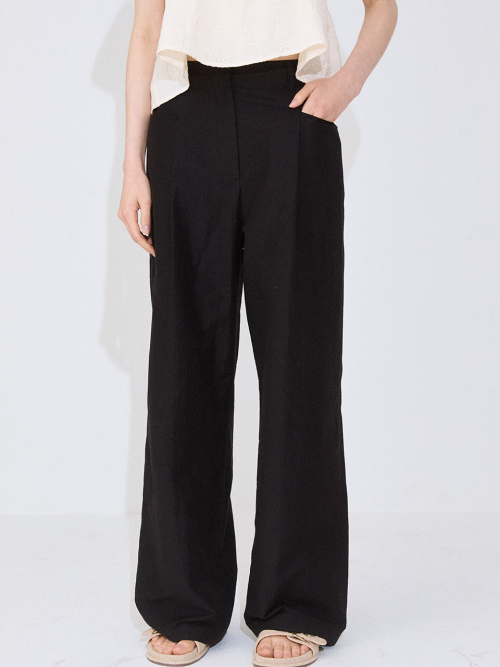 AIRY TUCK WIDE PANTS [BLACK]
