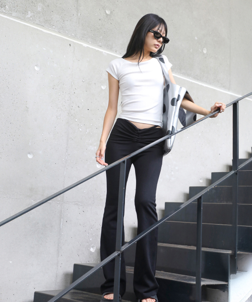 FRONT SHIRRING STRAPPY BOOTCUT PANTS_T326BT708