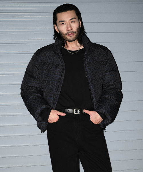 무신사 스탠다드() [노홍철 컬래버] 럭키 가이 레오파드 숏 패딩 재킷 [다크 그레이] 상품 이미지
