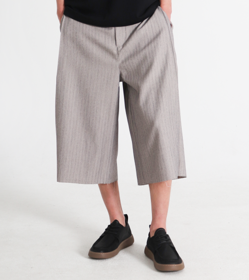 Бермуды костюмные со срезанным краем (Light Grey)